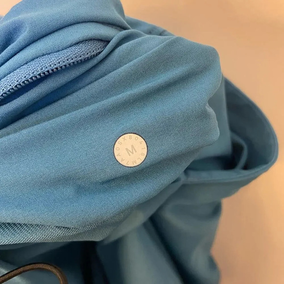 Lululemon T.H.E Short Linerless Blue Size Medium - Picture 8 of 9